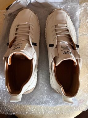 Sporto women’s   Cream and Brown Lace-Up Low-Top Sneakers, brand new.